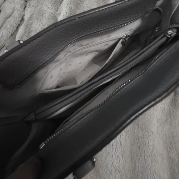 Kate Spade's Pebbled Leather Mulberry Tote/ Crossbody/Shoulder Bag In Grey. - Picture 12 of 16